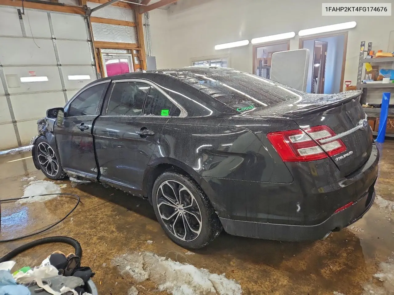 1FAHP2KT4FG174676 2015 Ford Taurus Sho