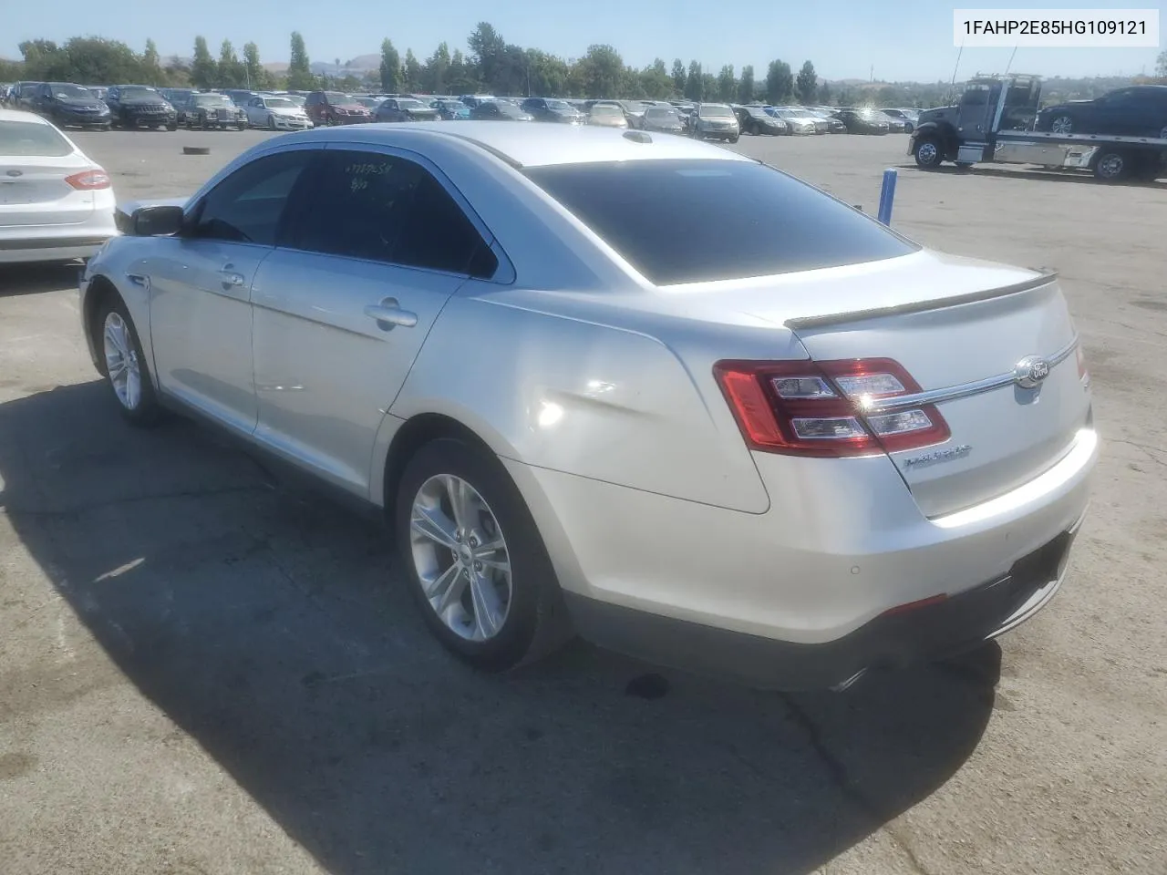 1FAHP2E85HG109121 2017 Ford Taurus Sel