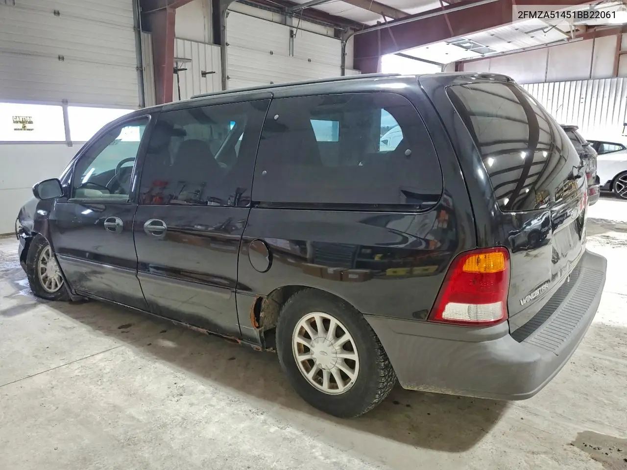2FMZA51451BB22061 2001 Ford Windstar Lx