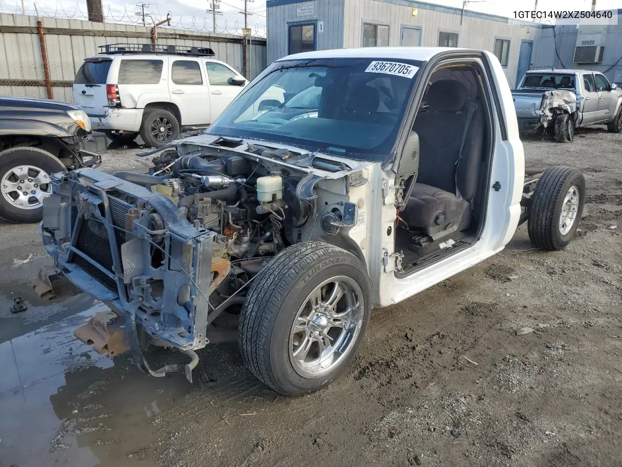 1GTEC14W2XZ504640 1999 GMC New Sierra C1500
