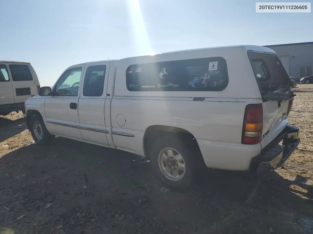 2GTEC19V111226605 2001 GMC New Sierra C1500