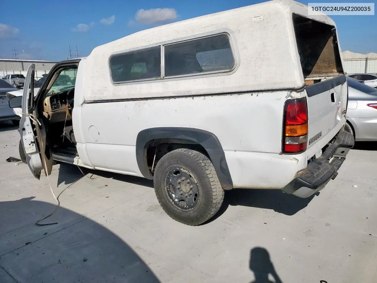 1GTGC24U94Z200035 2004 GMC New Sierra C2500