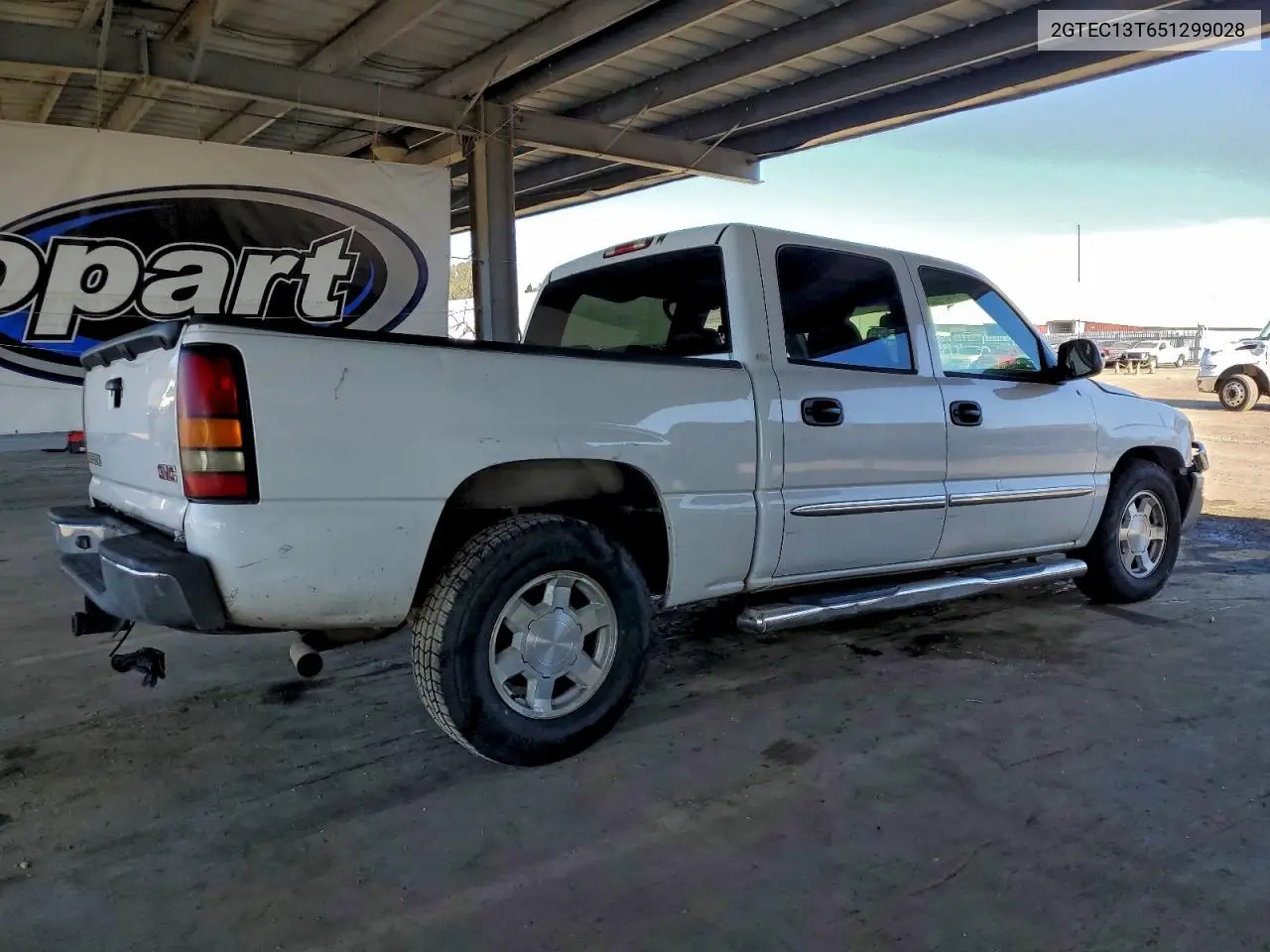 2GTEC13T651299028 2005 GMC New Sierra C1500