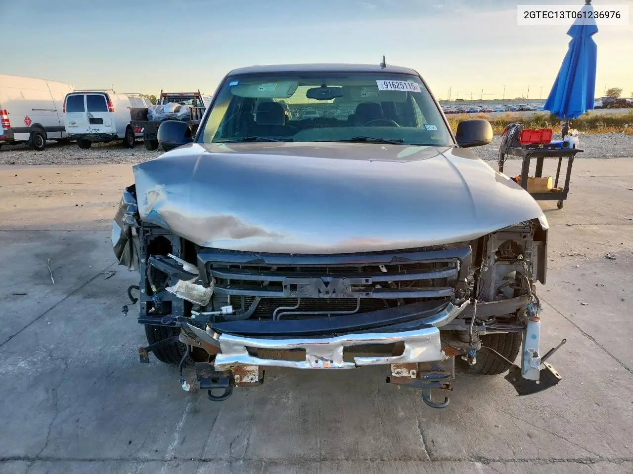 2GTEC13T061236976 2006 GMC New Sierra C1500