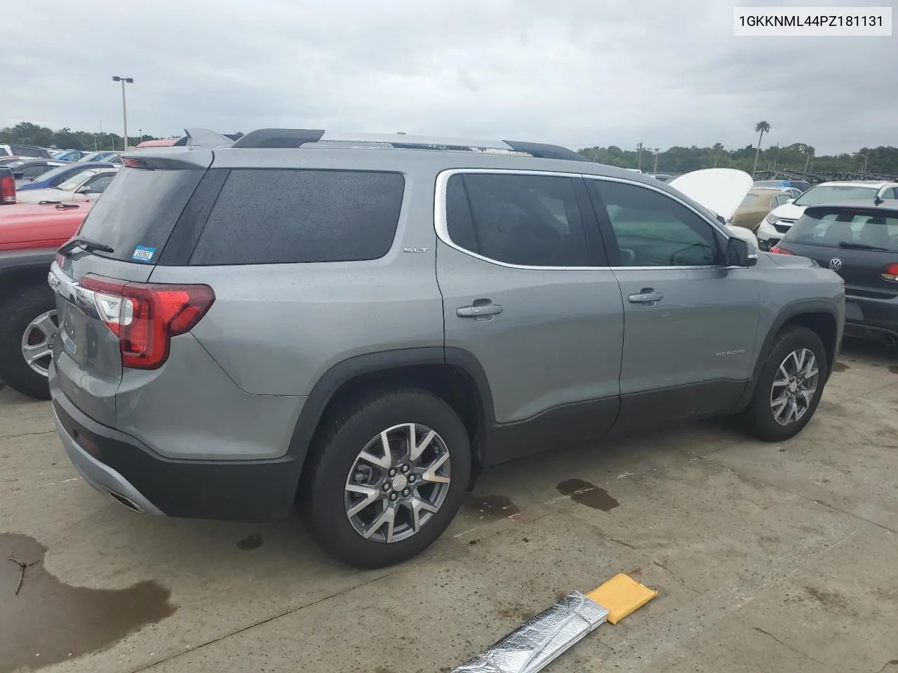 1GKKNML44PZ181131 2018 GMC Acadia Slt