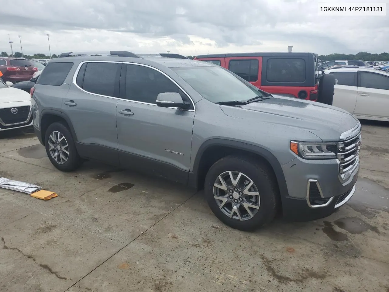 1GKKNML44PZ181131 2018 GMC Acadia Slt