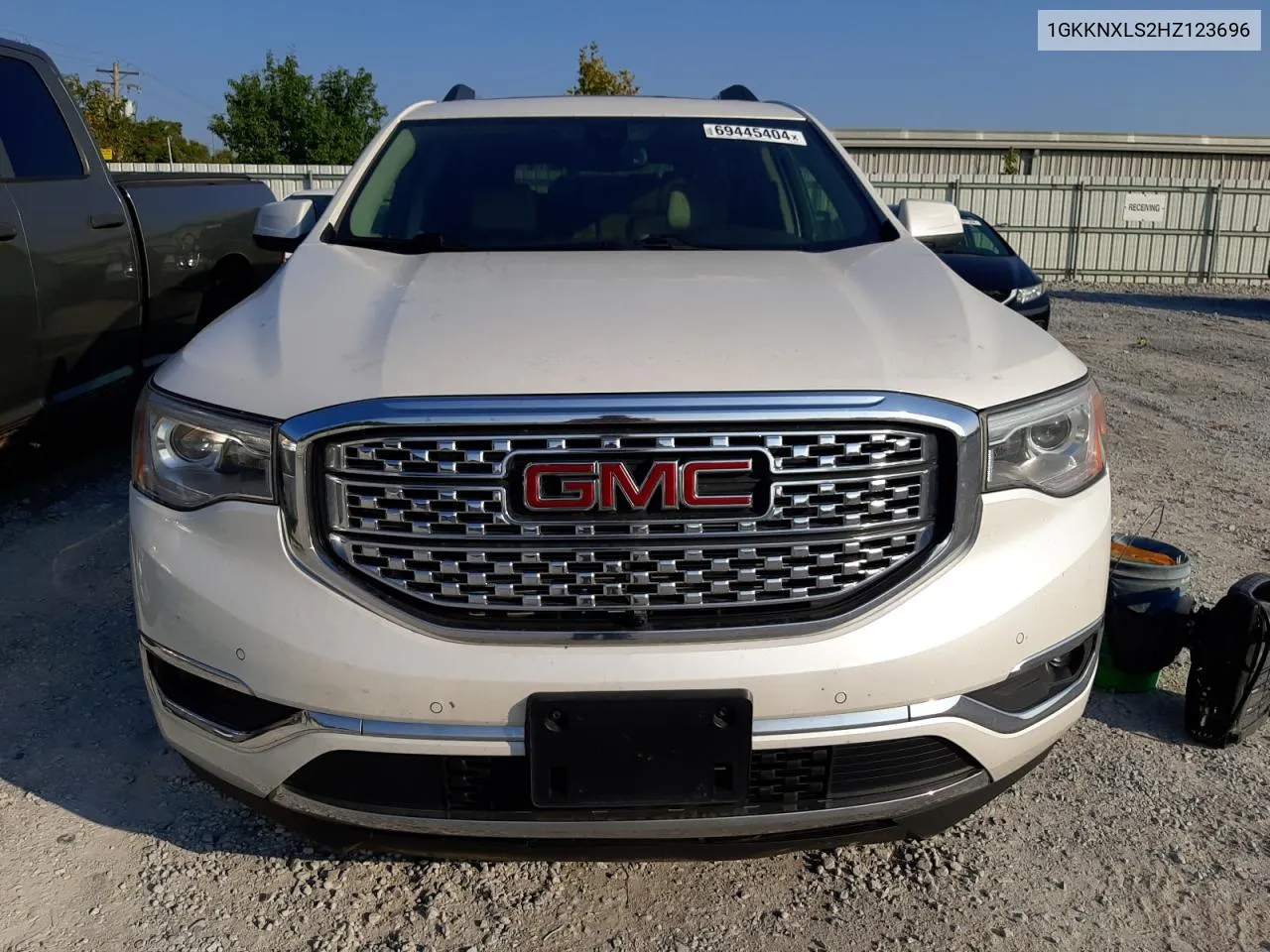 1GKKNXLS2HZ123696 2017 GMC Acadia Denali