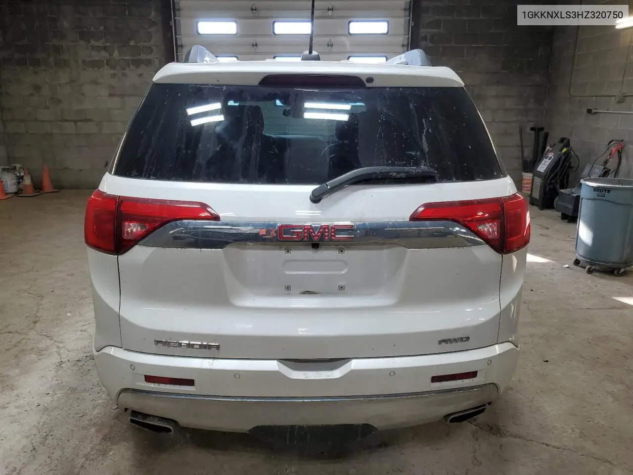 1GKKNXLS3HZ320750 2017 GMC Acadia Denali