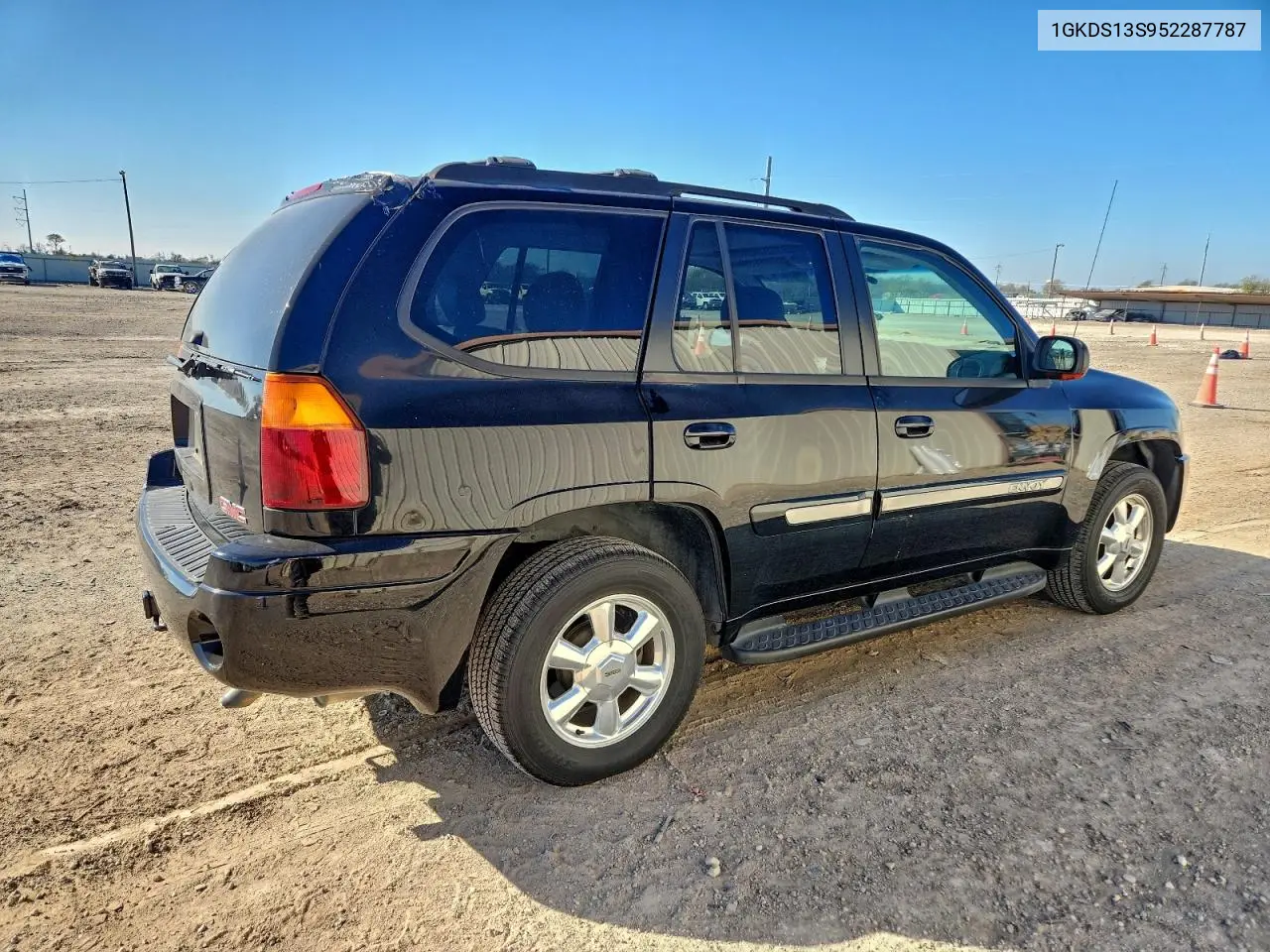 1GKDS13S952287787 2005 GMC Envoy