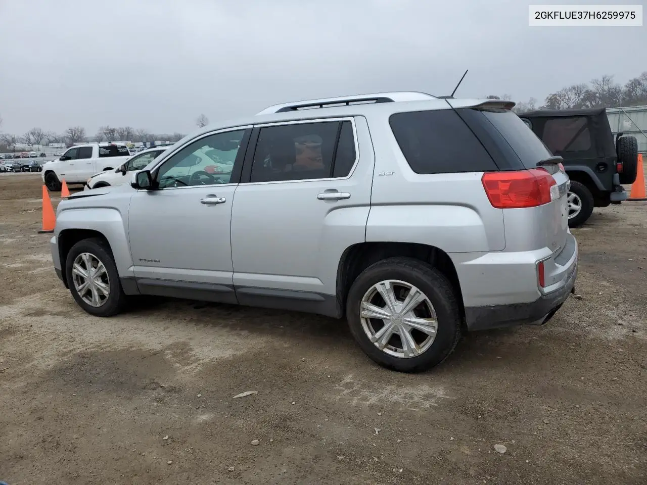 2GKFLUE37H6259975 2017 GMC Terrain Slt