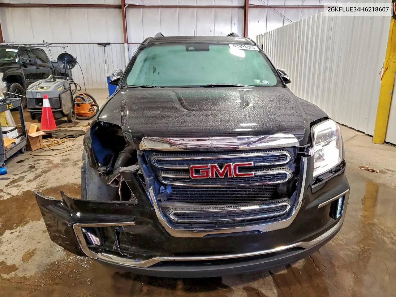 2GKFLUE34H6218607 2017 GMC Terrain Slt