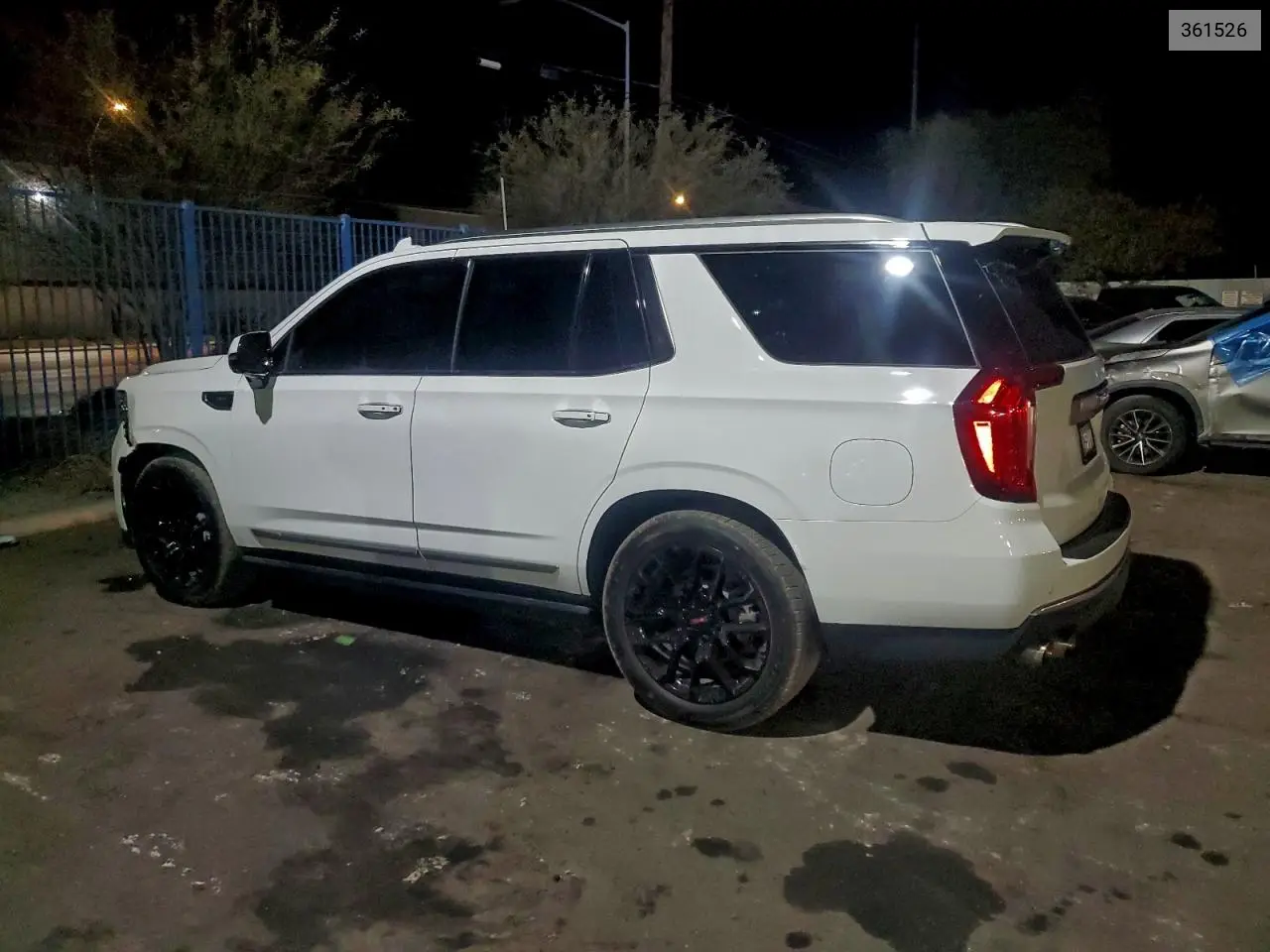 361526 2022 GMC Yukon Dena