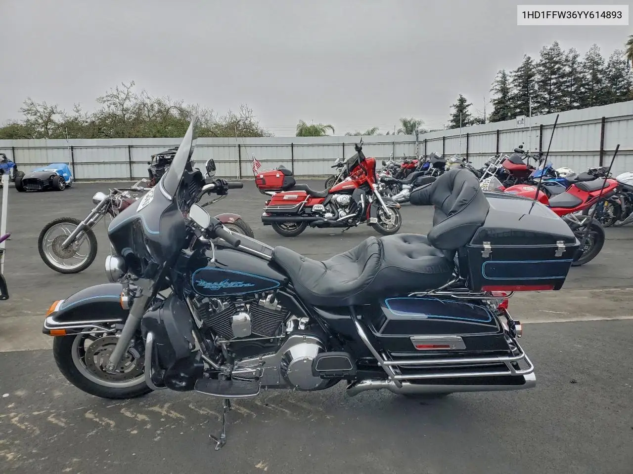 1HD1FFW36YY614893 2000 Harley-Davidson Flhtci