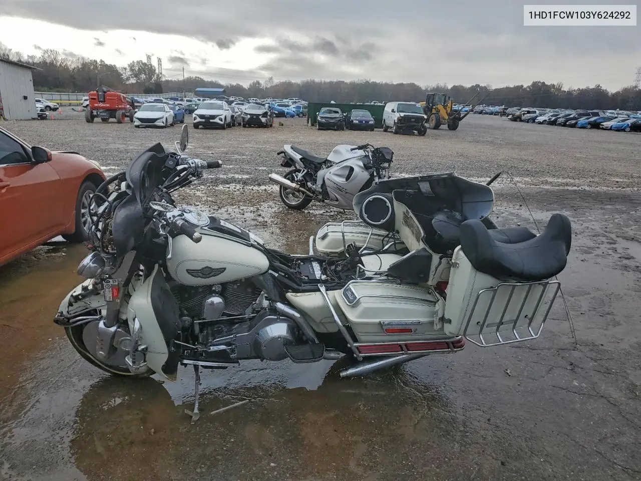 1HD1FCW103Y624292 2003 Harley-Davidson Flhtcui