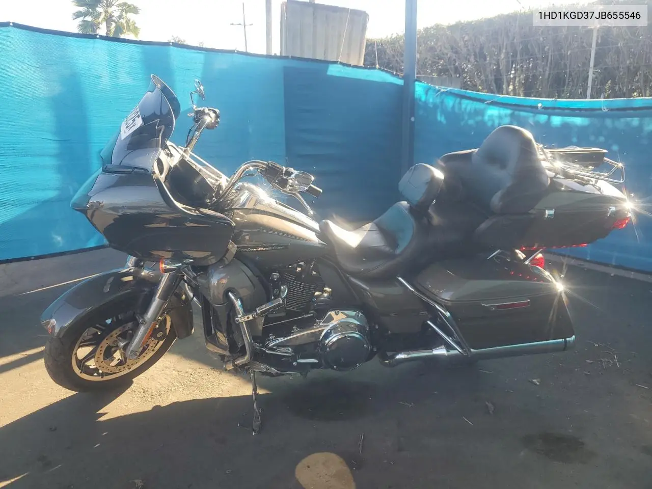 1HD1KGD37JB655546 2018 Harley-Davidson Fltru