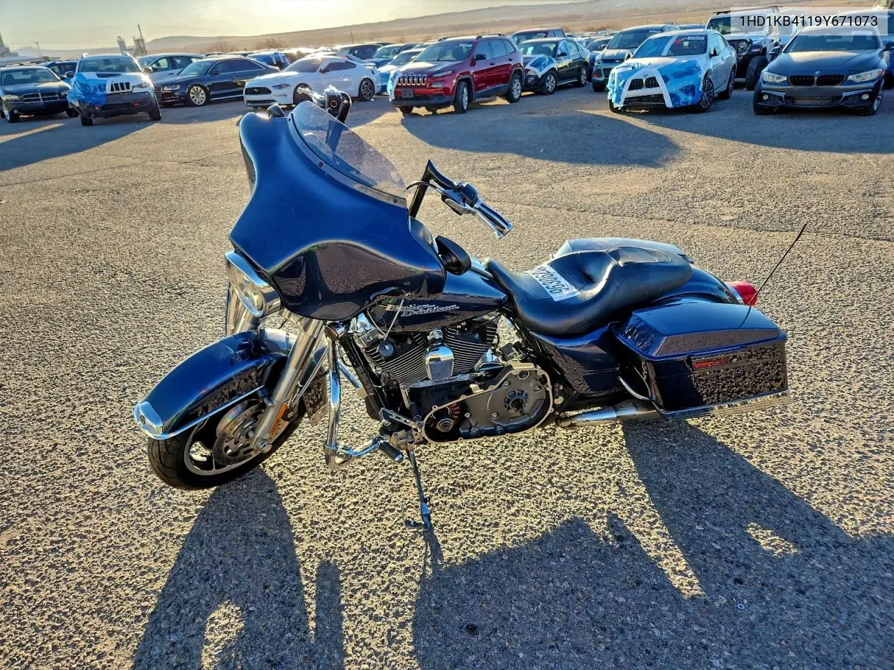 1HD1KB4119Y671073 2009 Harley-Davidson Flhx