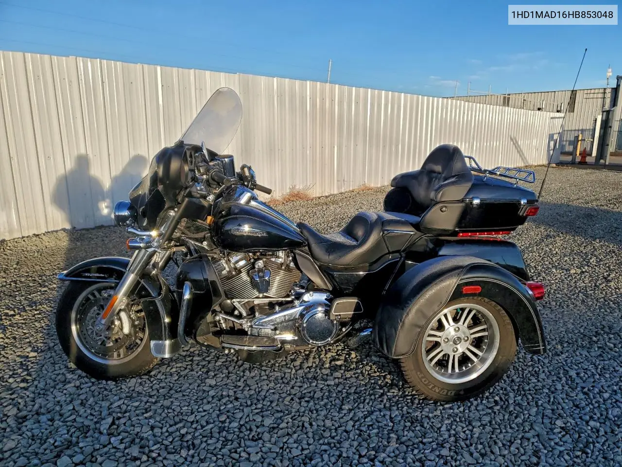 1HD1MAD16HB853048 2017 Harley-Davidson Flhtcutg Tri Glide Ultra