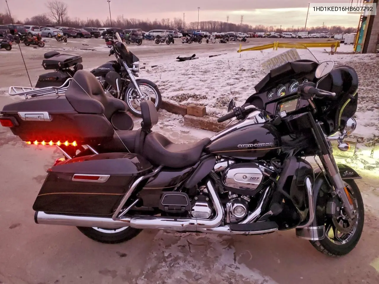 1HD1KED16HB607792 2017 Harley-Davidson Flhtk Ultra Limited