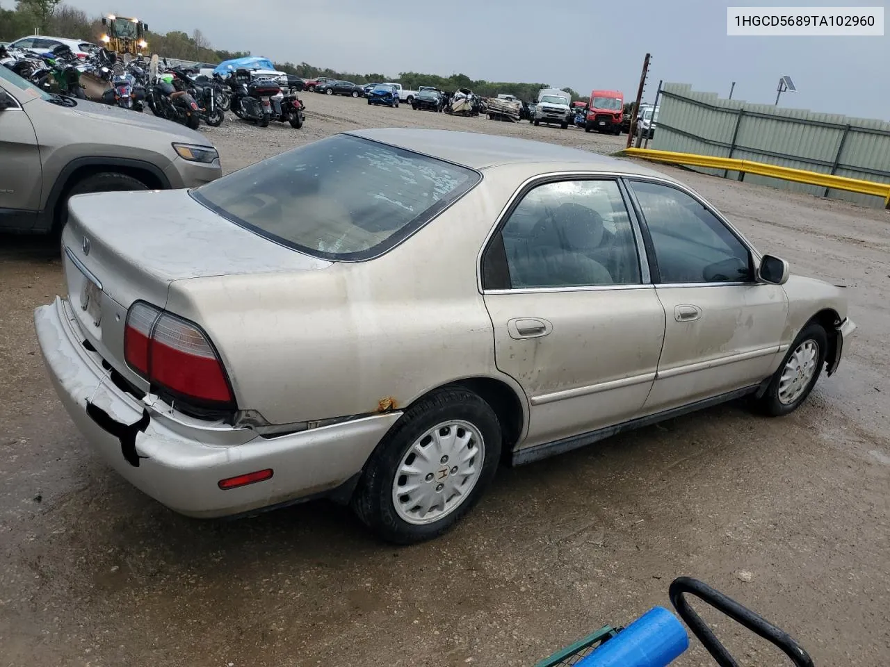 1996 Honda Accord Dx 25Th Anniversary VIN: 1HGCD5689TA102960 Lot: 71468394