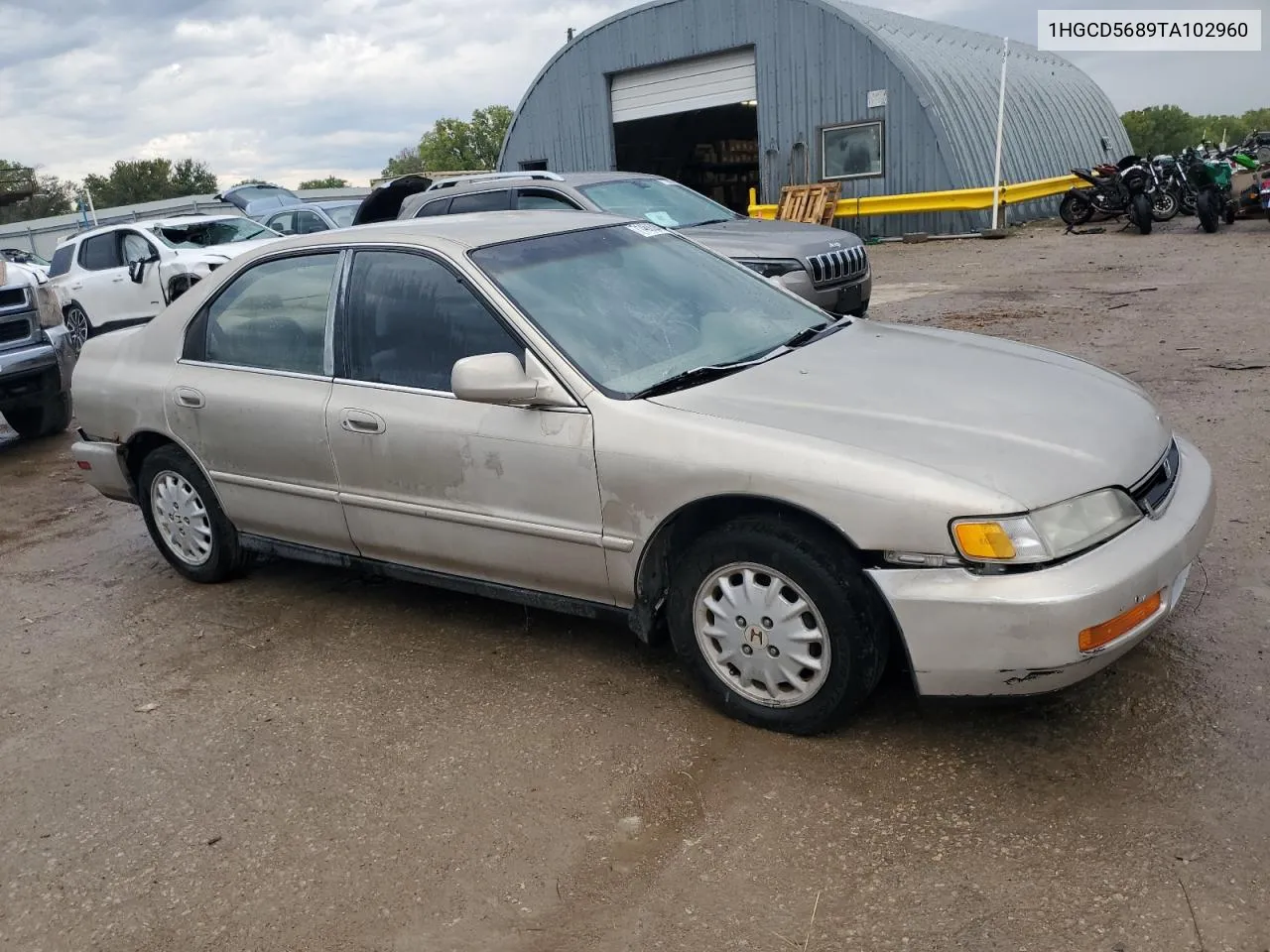 1996 Honda Accord Dx 25Th Anniversary VIN: 1HGCD5689TA102960 Lot: 71468394