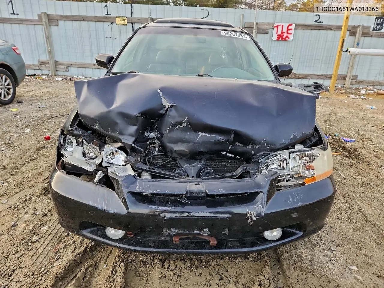 1HGCG1651WA018366 1998 Honda Accord Ex