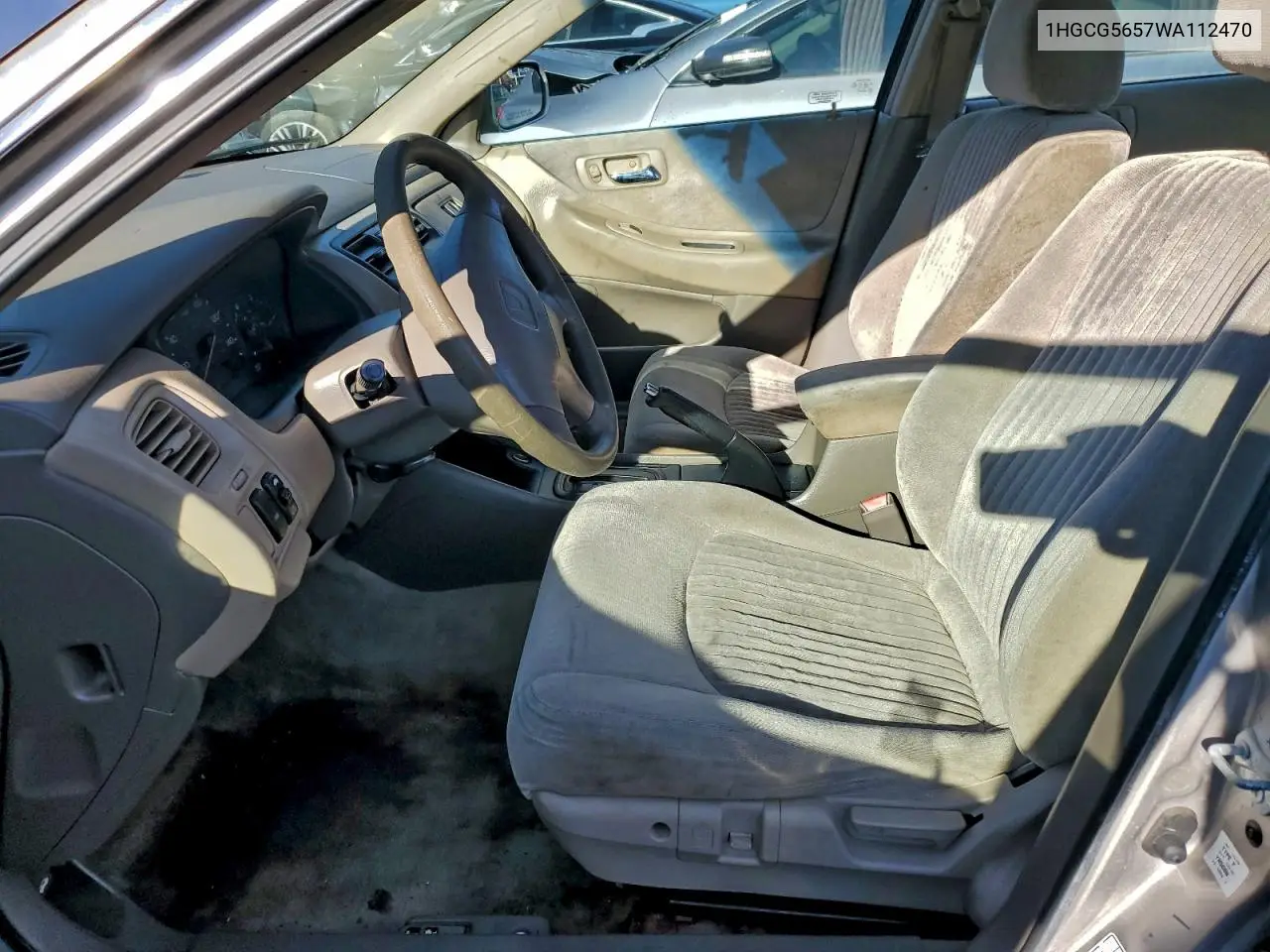 1HGCG5657WA112470 1998 Honda Accord Ex