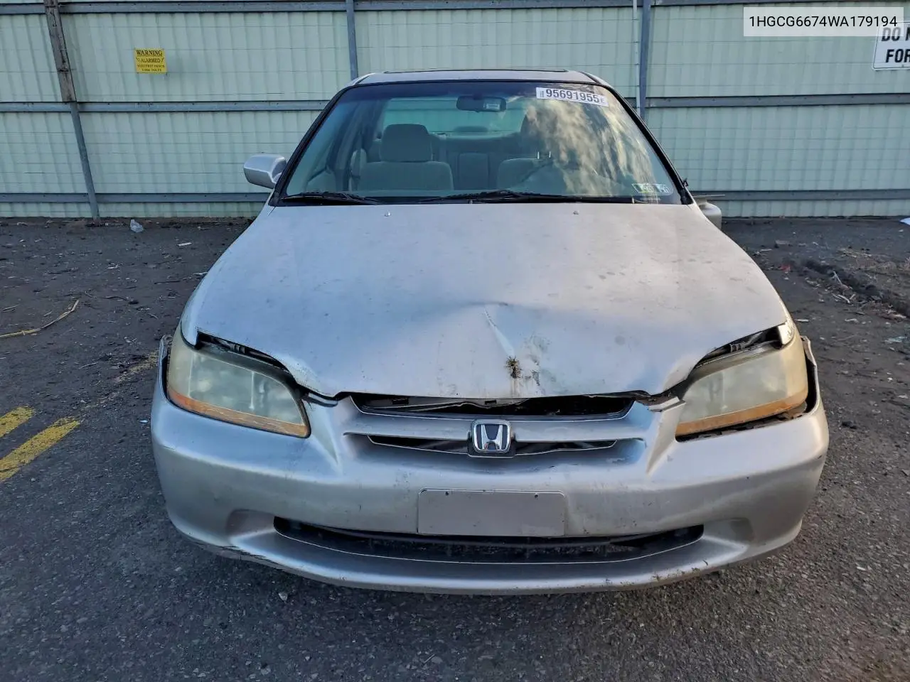 1HGCG6674WA179194 1998 Honda Accord Ex