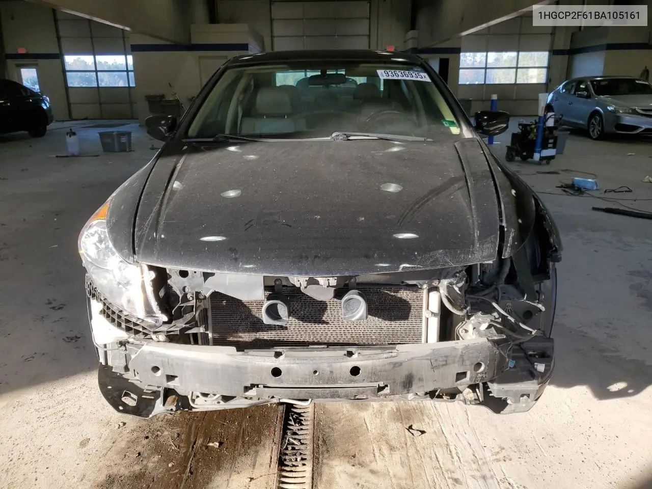 1HGCP2F61BA105161 2011 Honda Accord Se