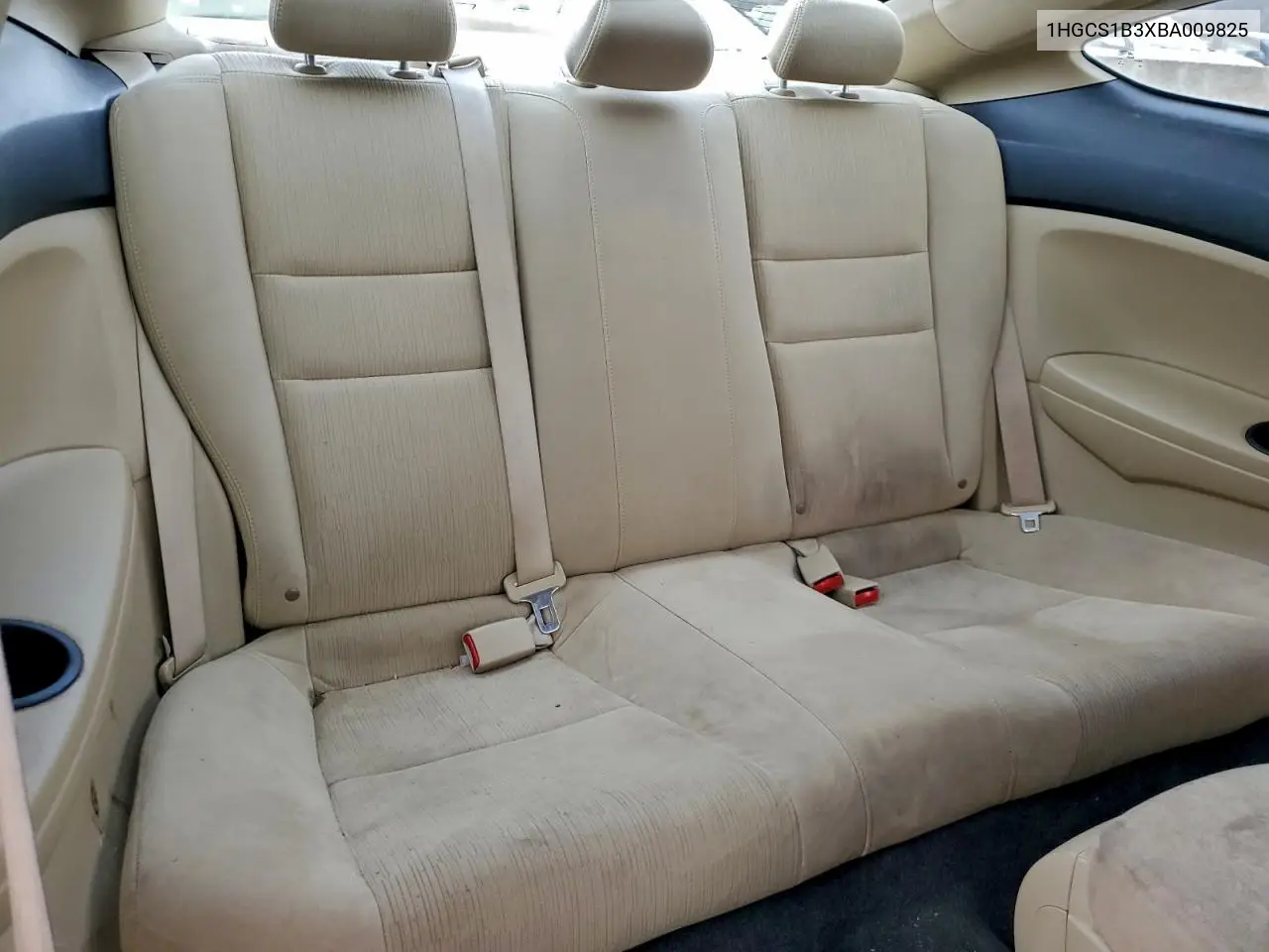 1HGCS1B3XBA009825 2011 Honda Accord Lx-S