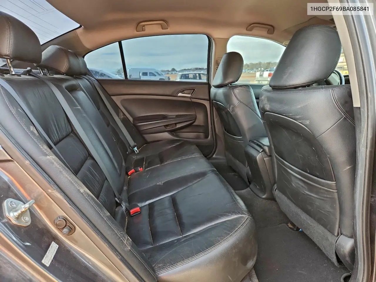 1HGCP2F69BA085841 2011 Honda Accord Se