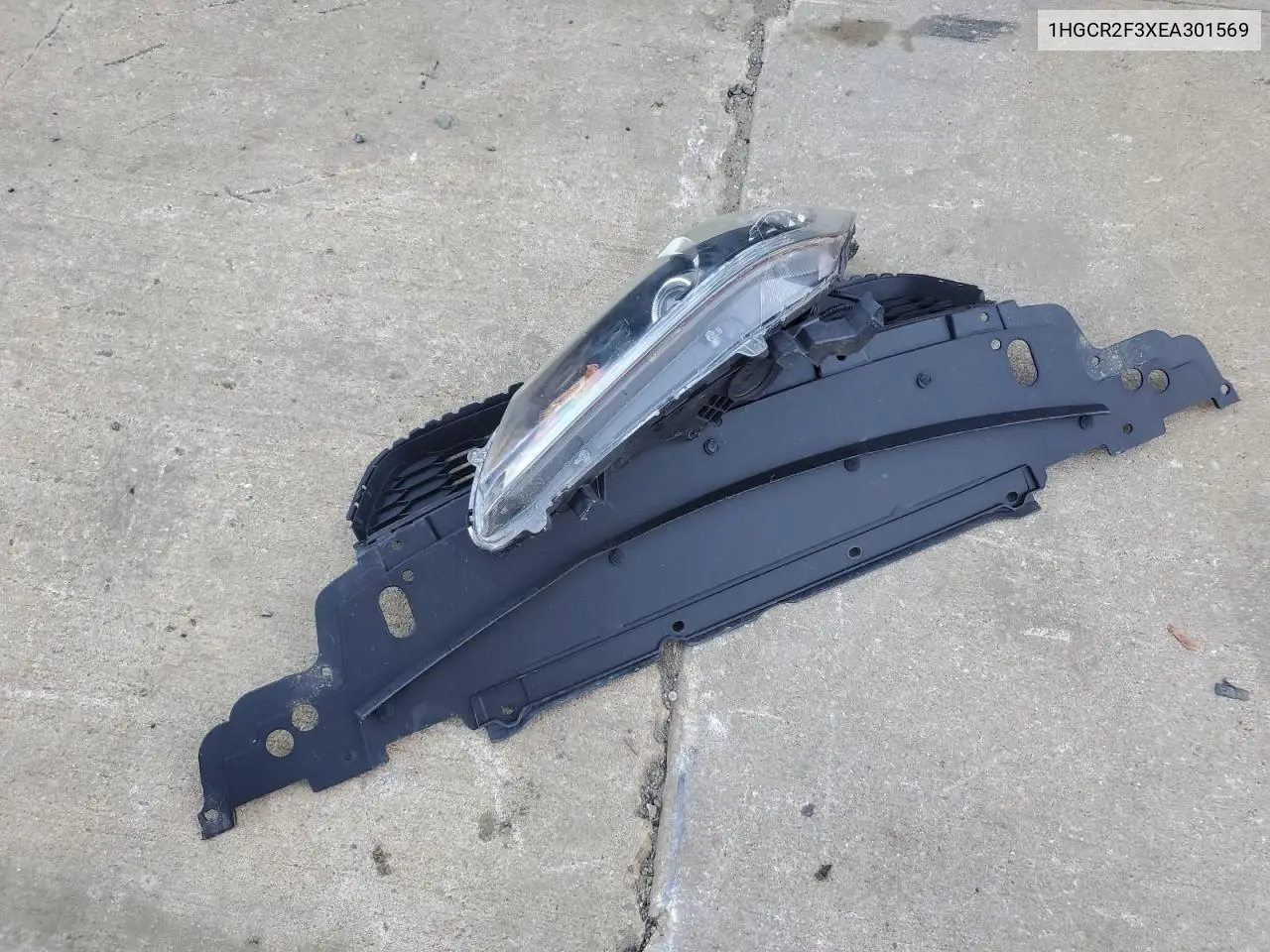 1HGCR2F3XEA301569 2014 Honda Accord Lx