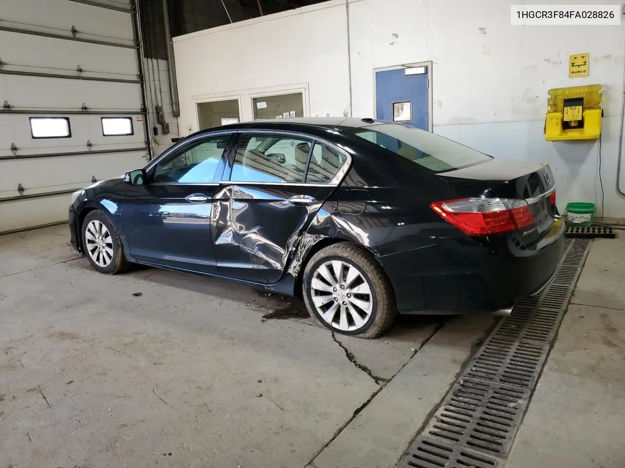 1HGCR3F84FA028826 2015 Honda Accord Exl
