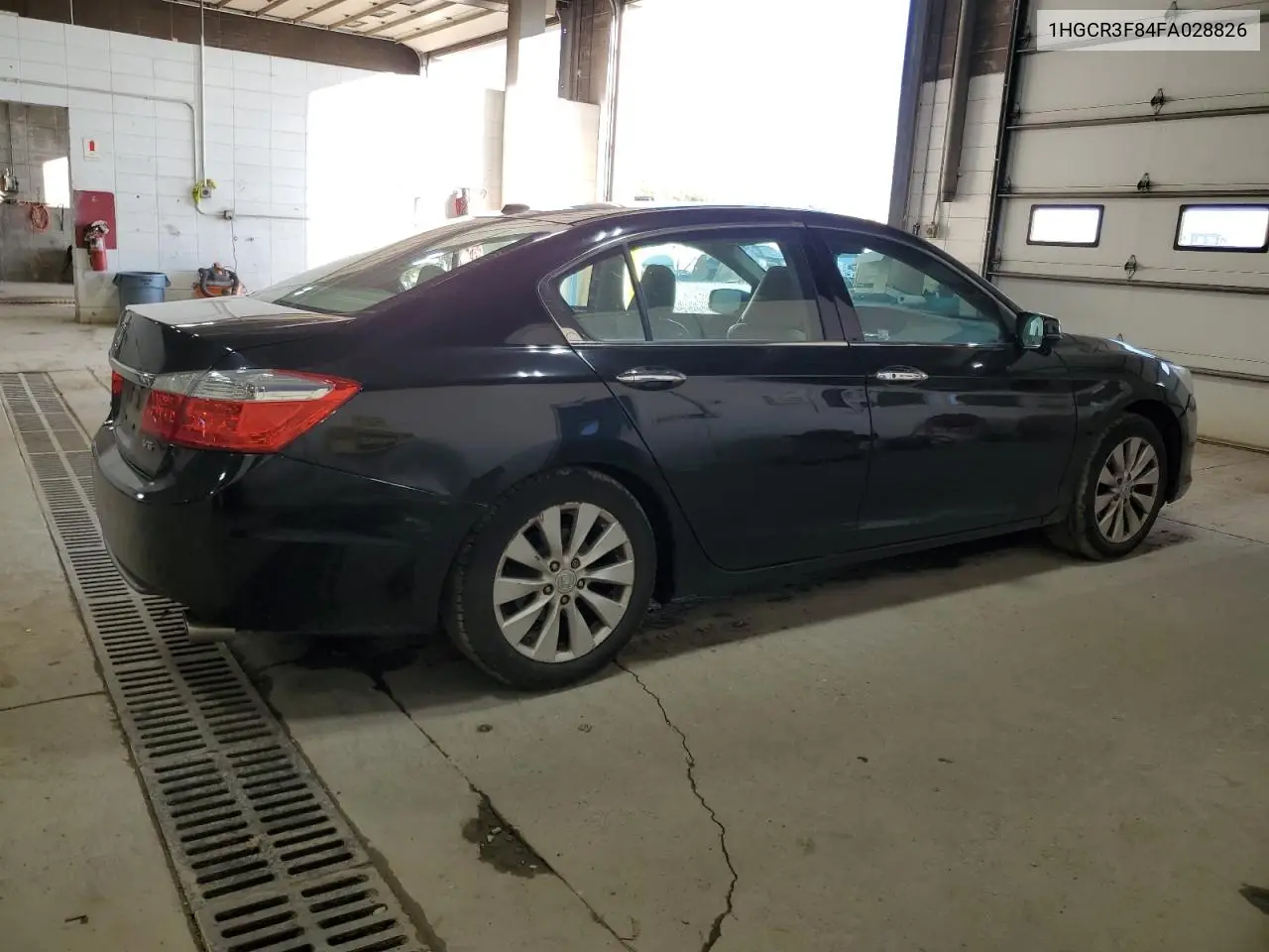 1HGCR3F84FA028826 2015 Honda Accord Exl