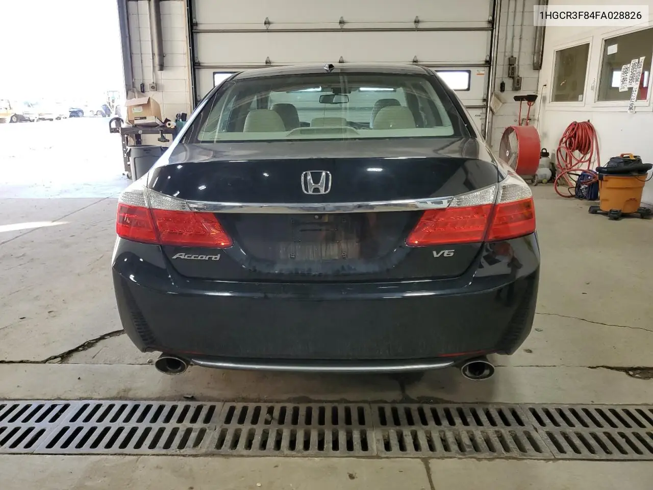 1HGCR3F84FA028826 2015 Honda Accord Exl