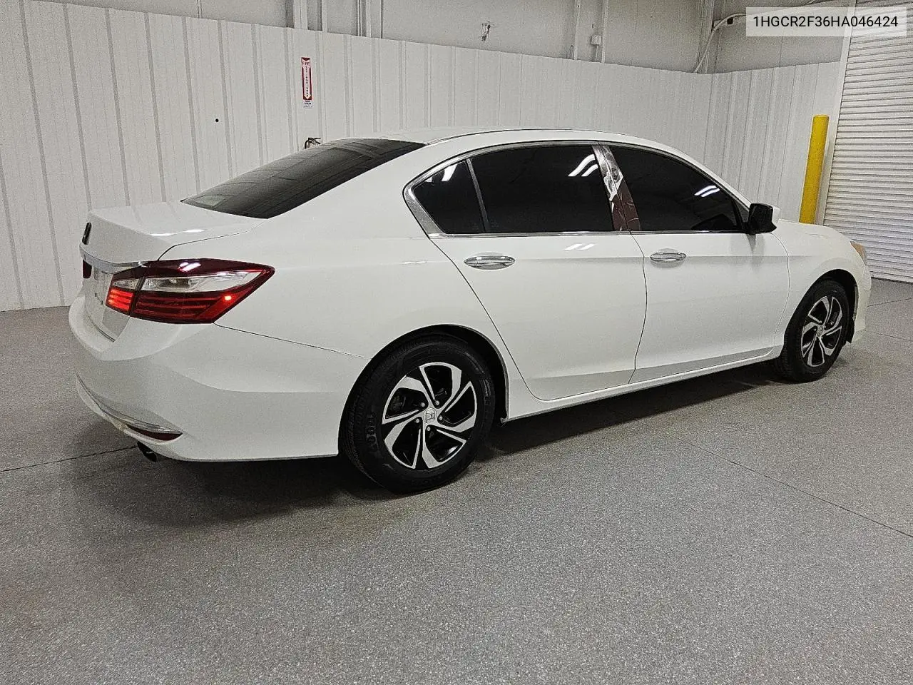 1HGCR2F36HA046424 2017 Honda Accord Lx