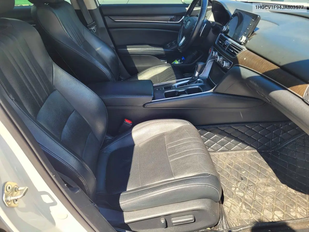 1HGCV1F94JA803577 2018 Honda Accord Touring