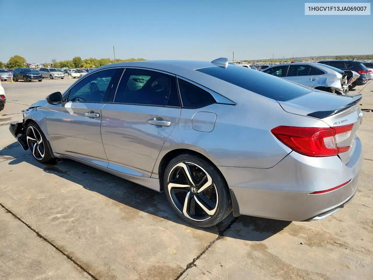 1HGCV1F13JA069007 2018 Honda Accord Lx