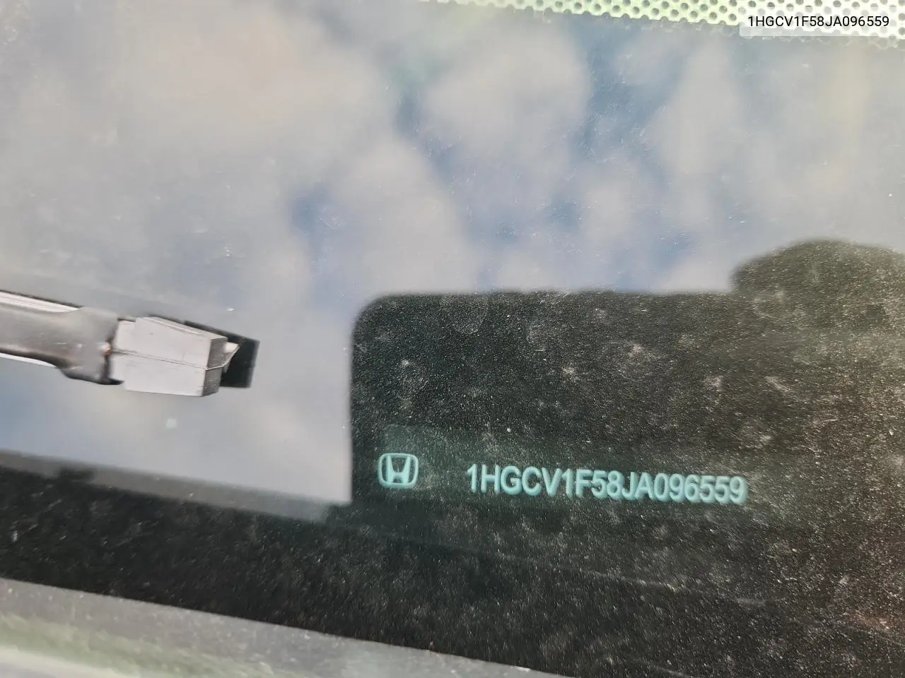 1HGCV1F58JA096559 2018 Honda Accord Exl