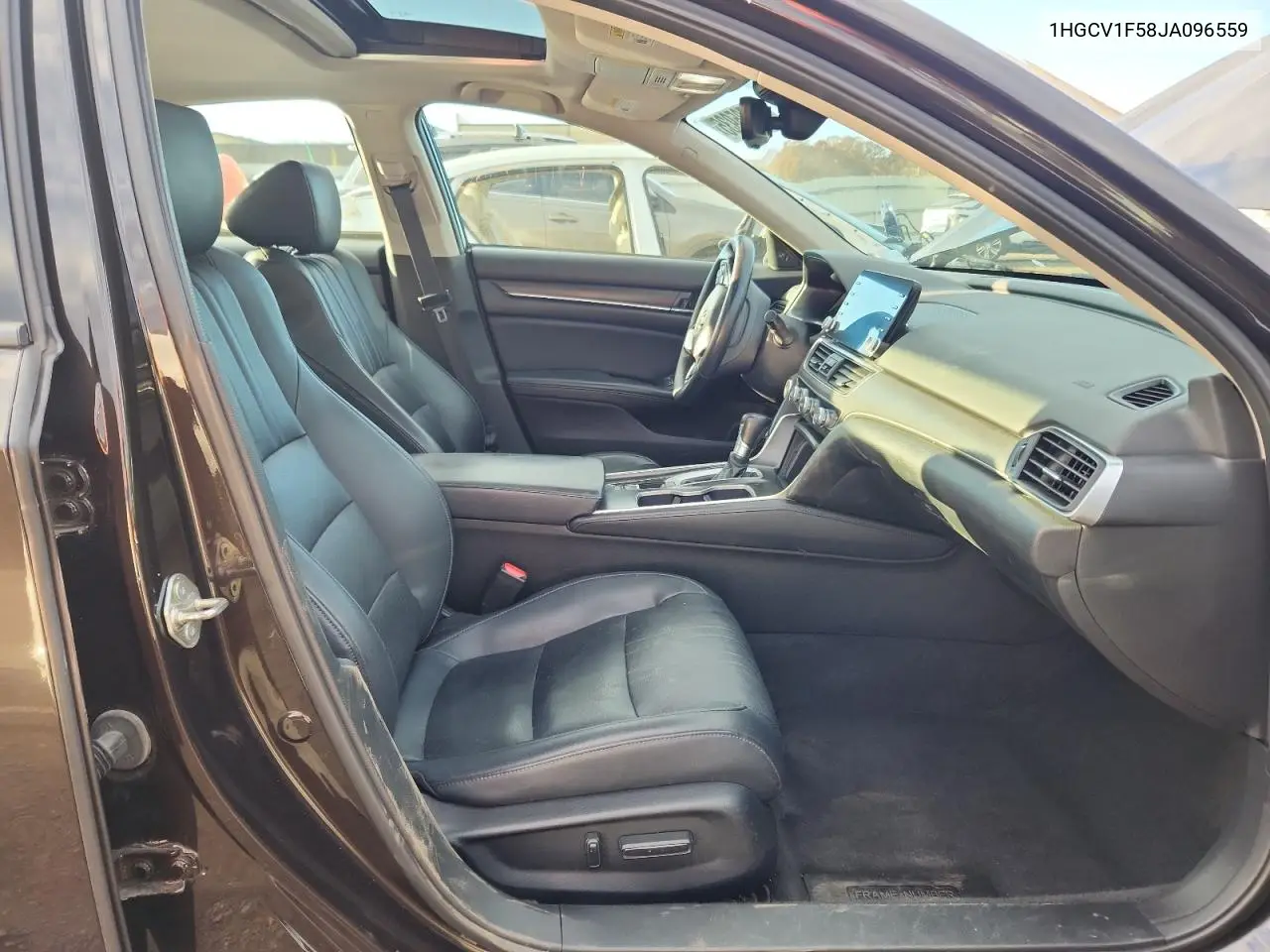 1HGCV1F58JA096559 2018 Honda Accord Exl