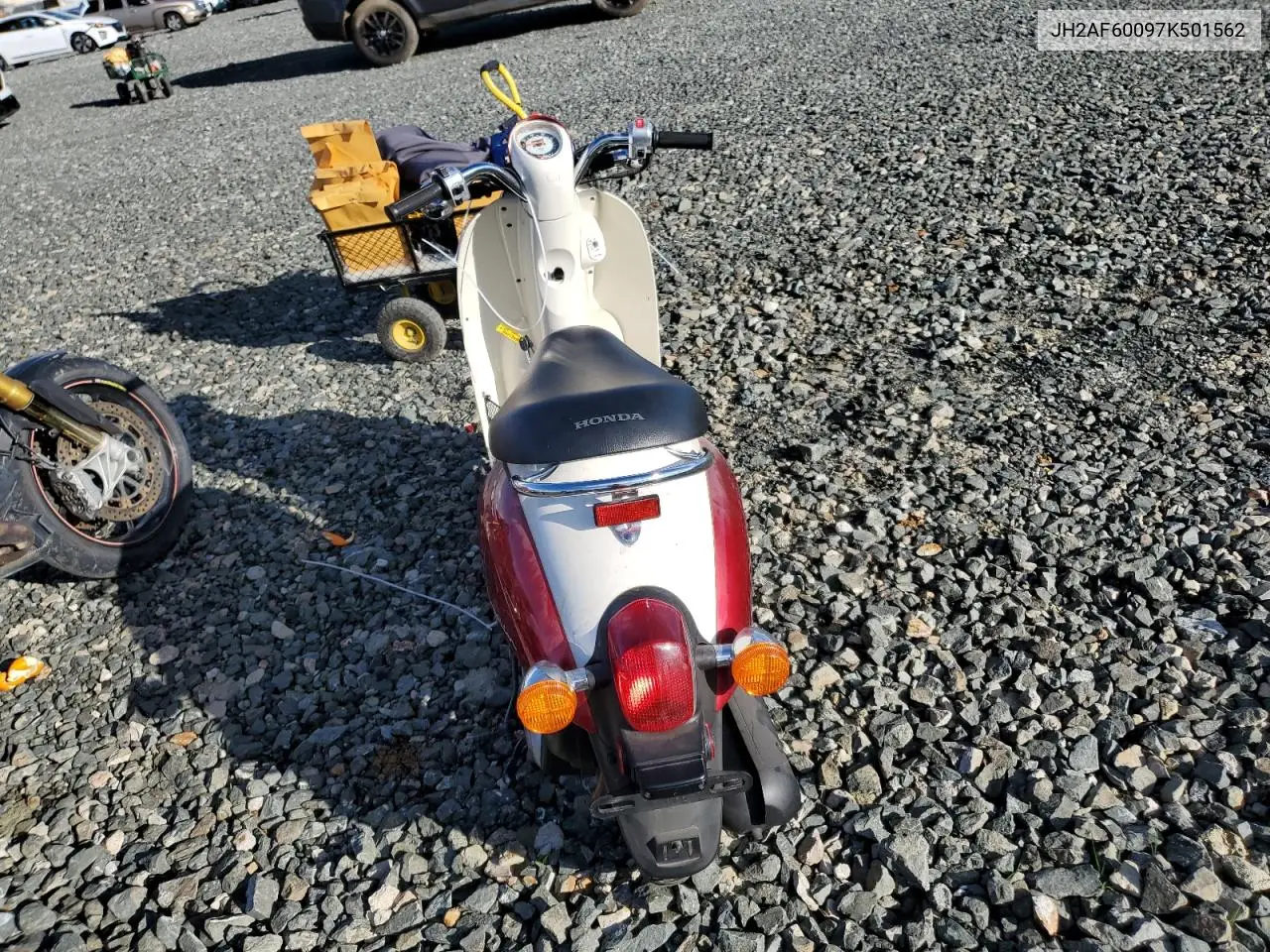 JH2AF60097K501562 2007 Honda Chf50