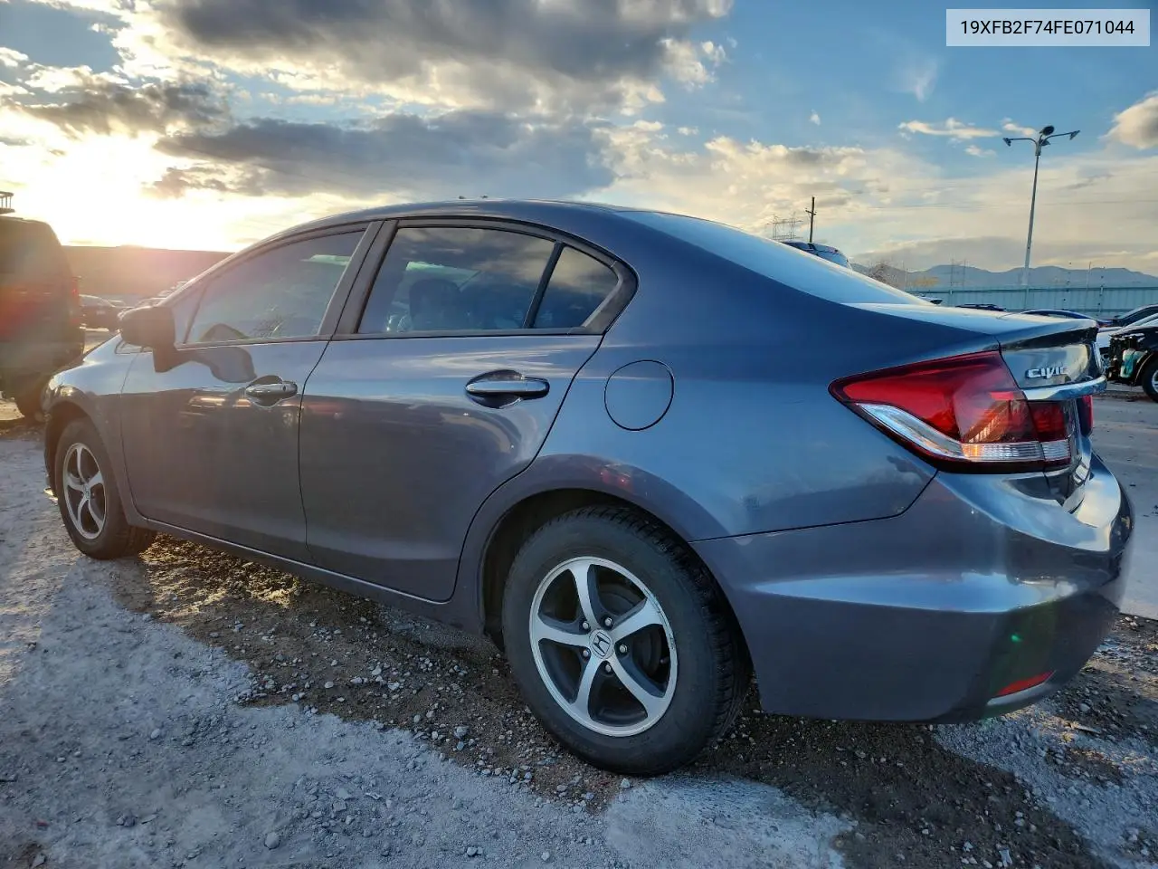 19XFB2F74FE071044 2015 Honda Civic Se