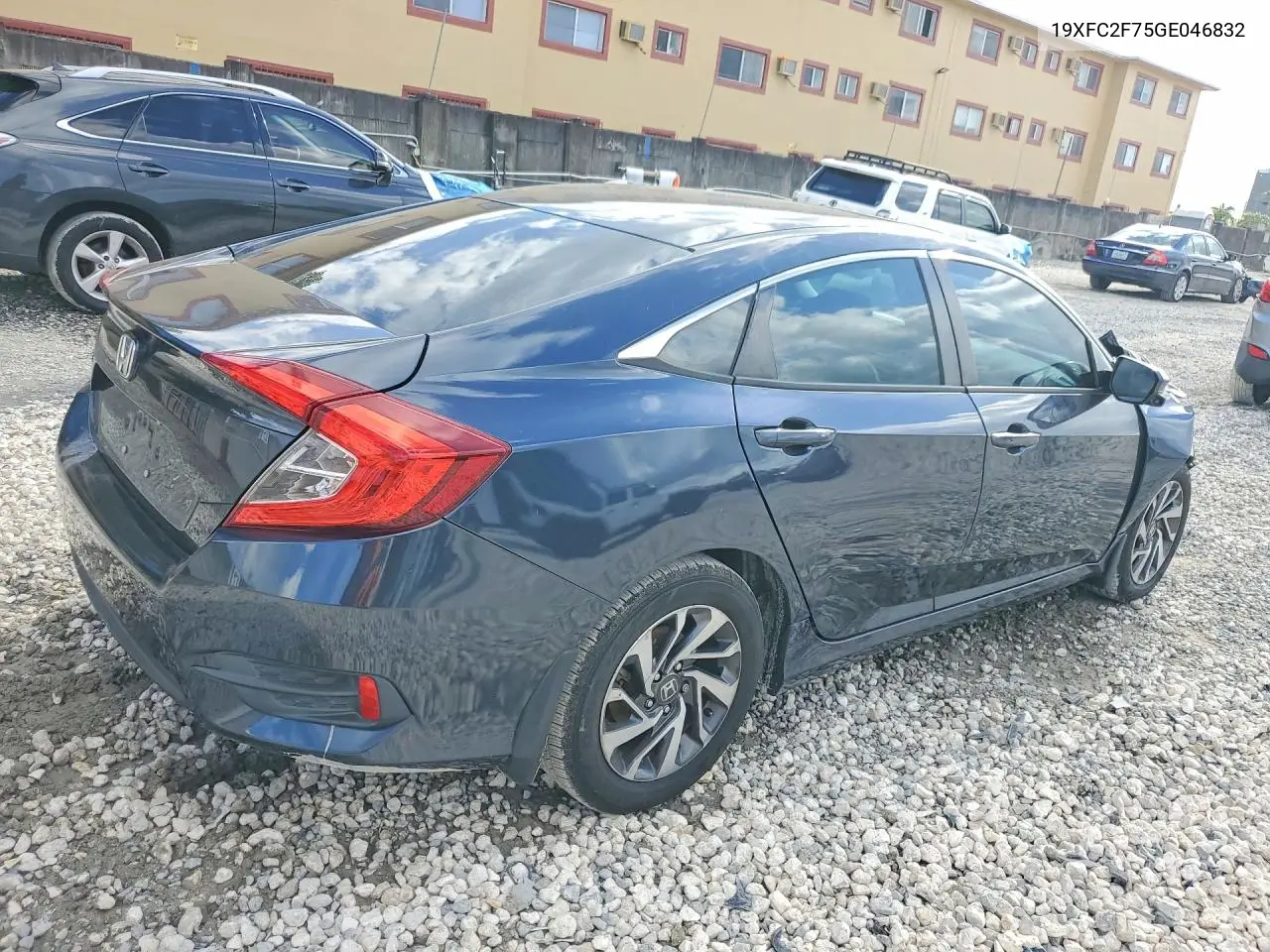 19XFC2F75GE046832 2016 Honda Civic Ex