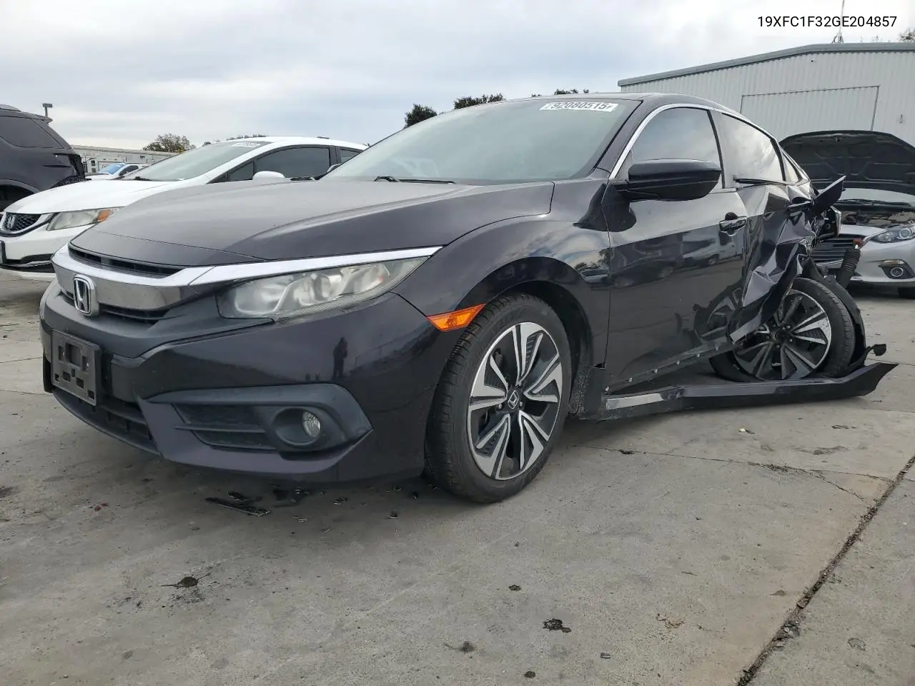 19XFC1F32GE204857 2016 Honda Civic Ex