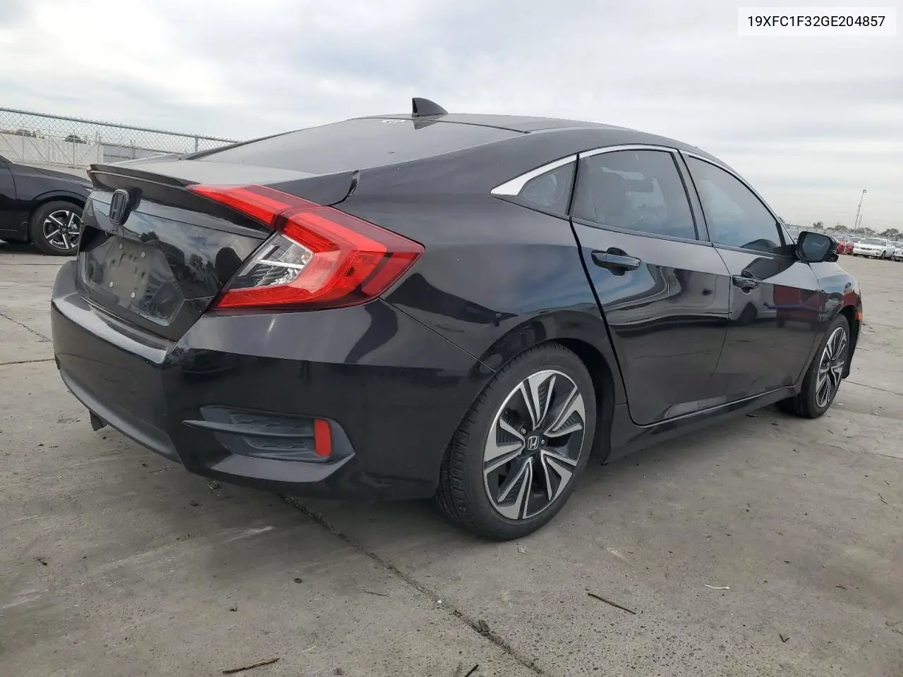 19XFC1F32GE204857 2016 Honda Civic Ex
