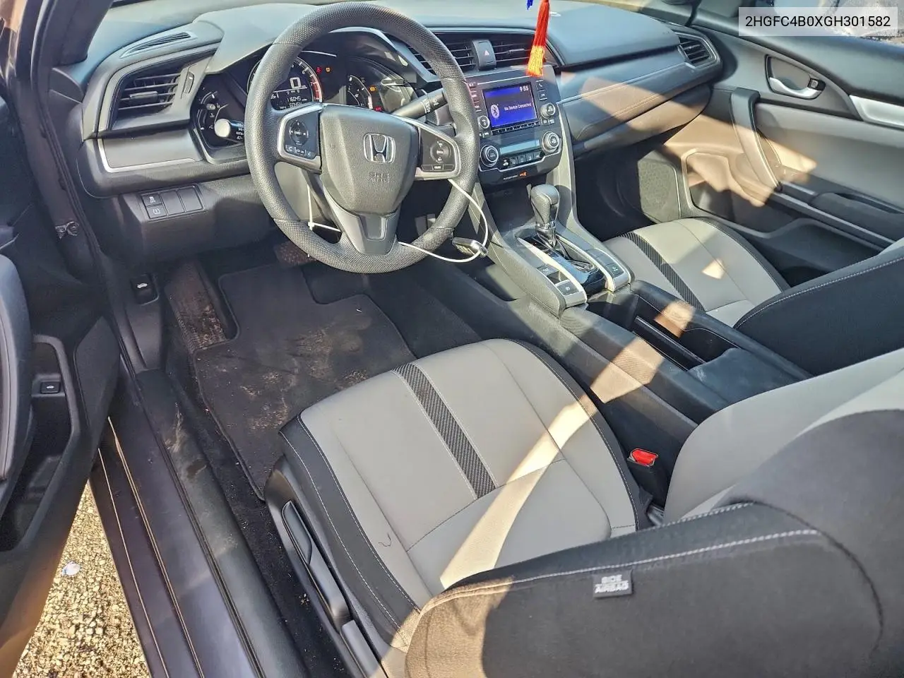 2HGFC4B0XGH301582 2016 Honda Civic Lx
