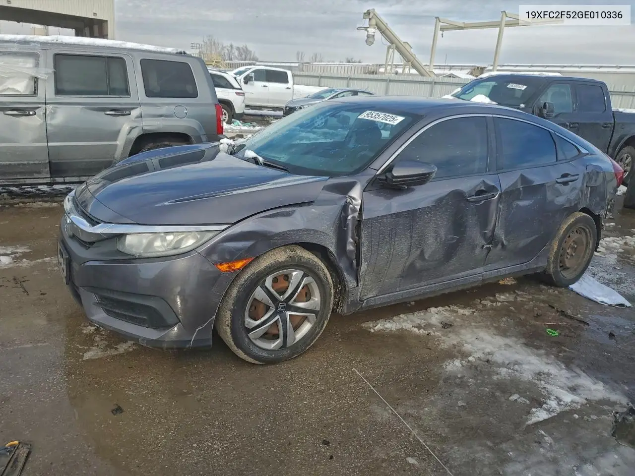 19XFC2F52GE010336 2016 Honda Civic Lx