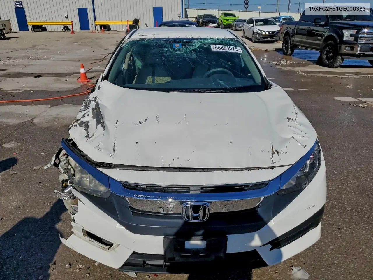 19XFC2F51GE000333 2016 Honda Civic Lx