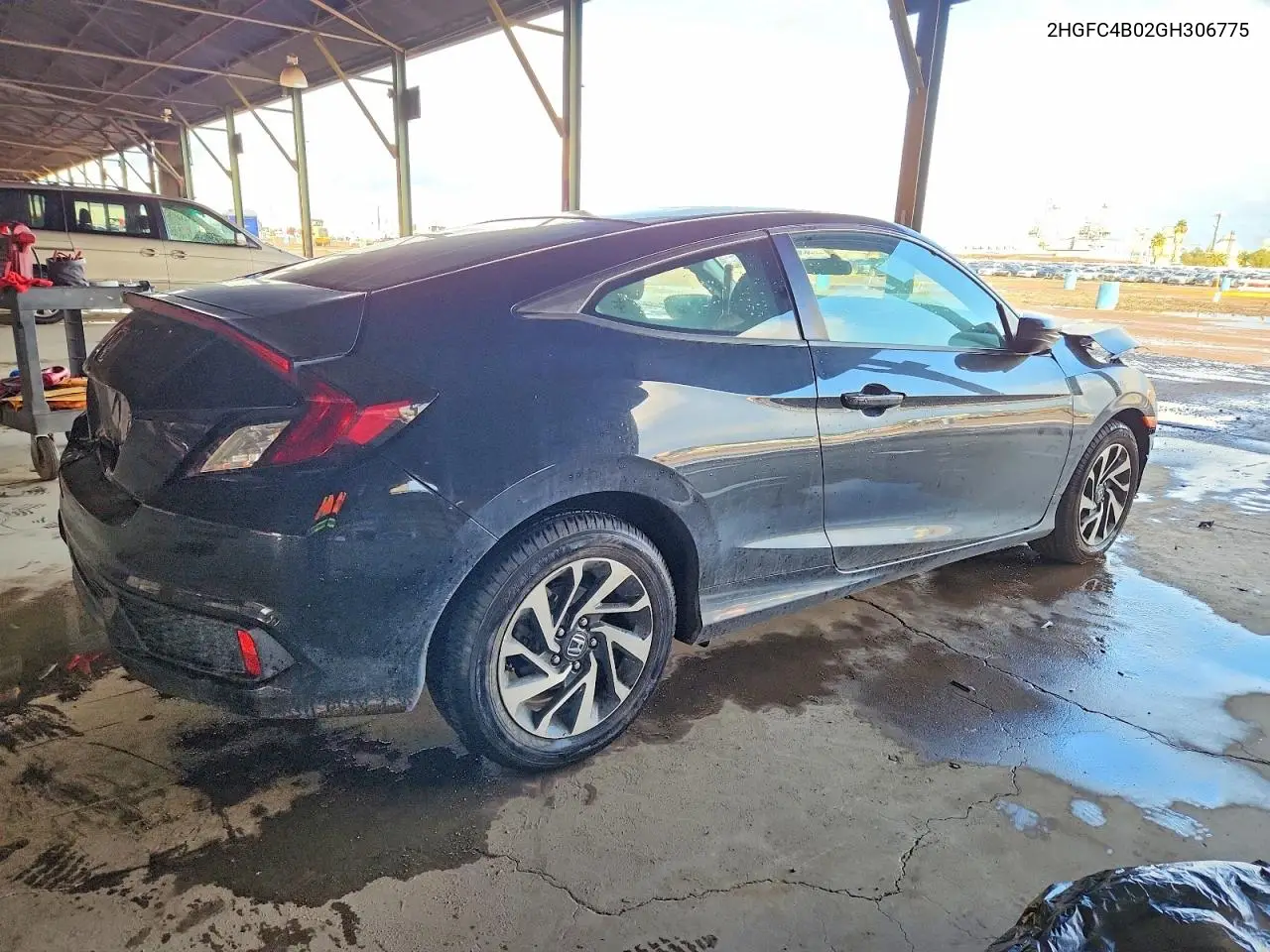 2HGFC4B02GH306775 2016 Honda Civic Lx