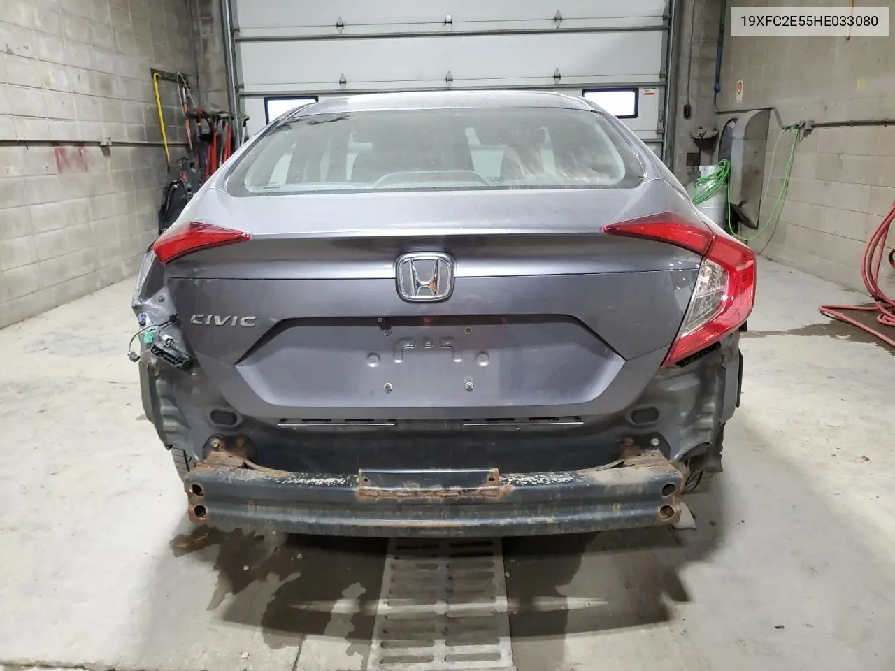 19XFC2E55HE033080 2017 Honda Civic Lx