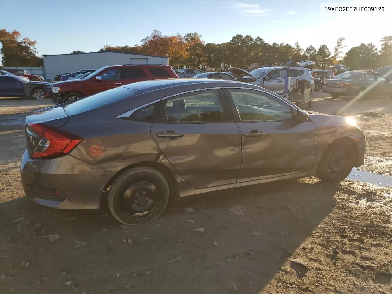 19XFC2F57HE039123 2017 Honda Civic Lx